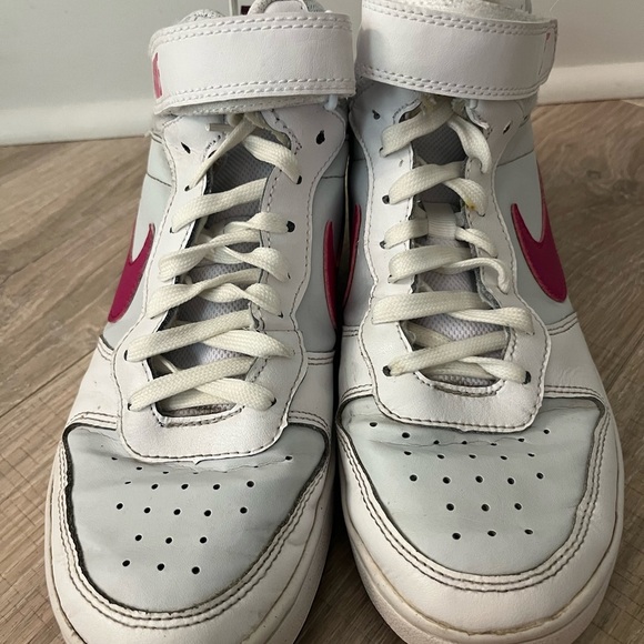 Nike Borough Low Shoes - Picture 4 of 7